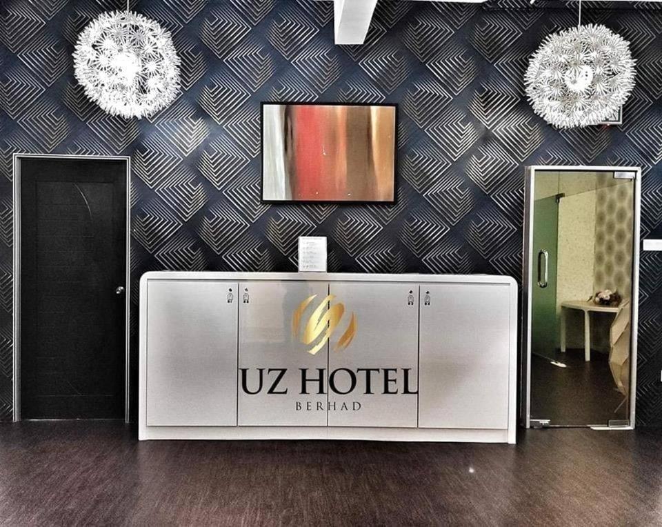 Uz Airport Capsule Hotel Kulai Exterior photo